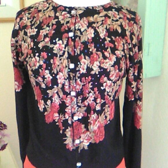 NWT Banana Republic Straight Red Skirt with BONUS SWEATER - Picture 2 of 12